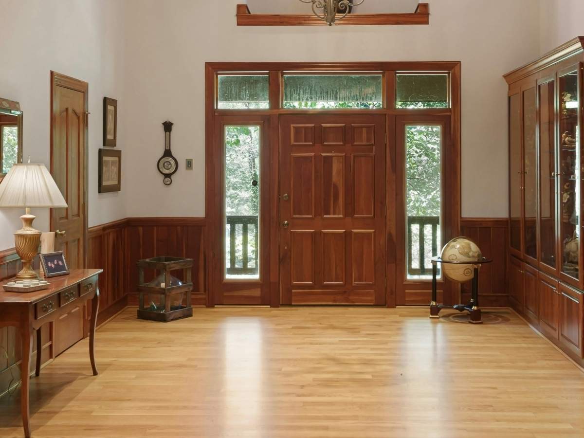 cleaning vinyl flooring